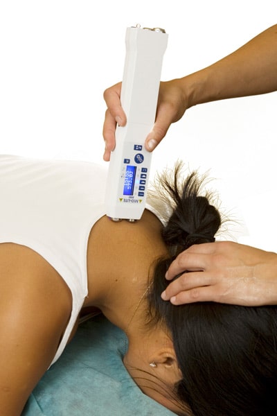 physio-wohl.ch - irradia - nackenbehandlung durch Drittperson physio-wohl.ch - irradia - nackenbehandlung durch Drittperson